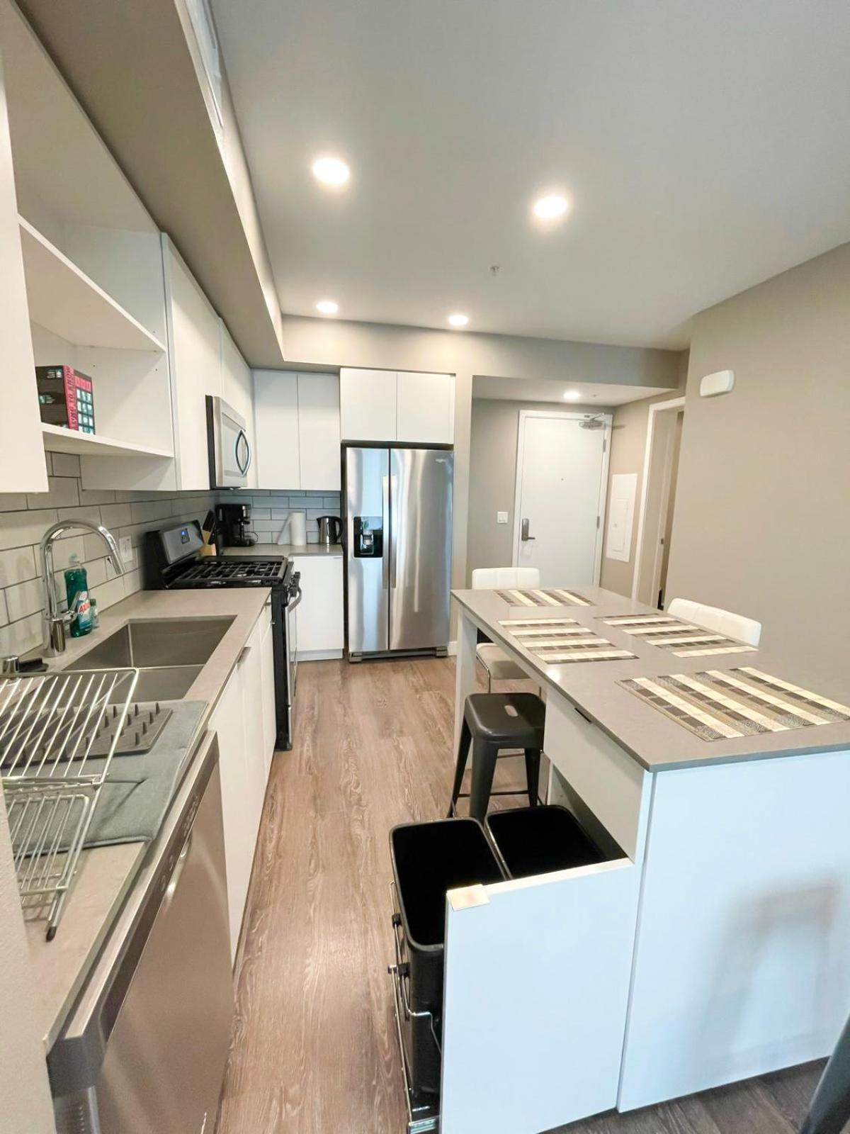 Capsule hotel Glamorous Getaway In Hollywood *