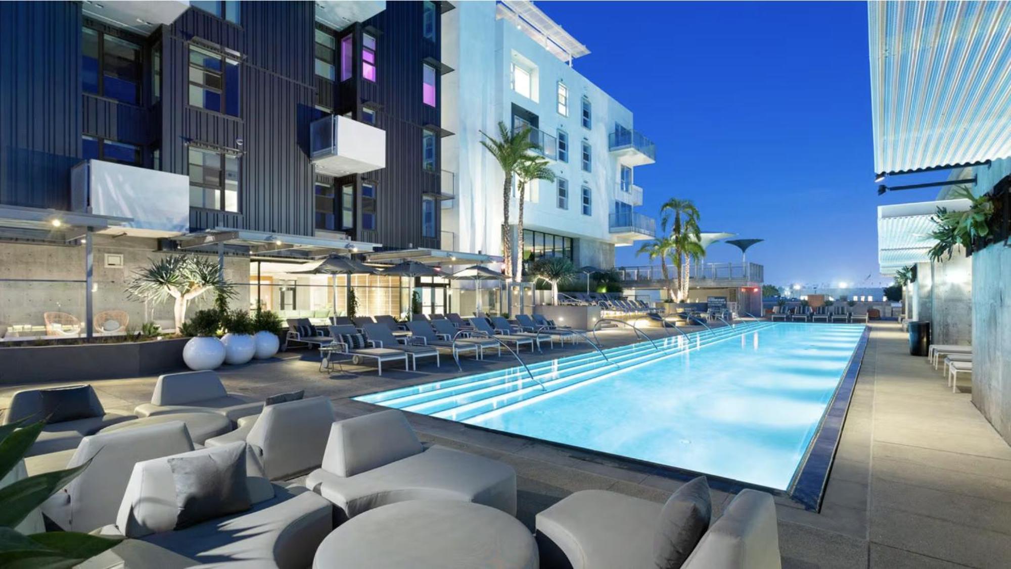 Glamorous Getaway In Hollywood Hotel cápsula *